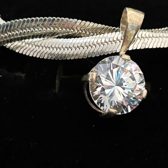 8 carat CUBIC ZIRCONIA NECKLACE, ITALIAN STERLING SILVER FLAT CHAIN 17 INCHES - Picture 3 of 4